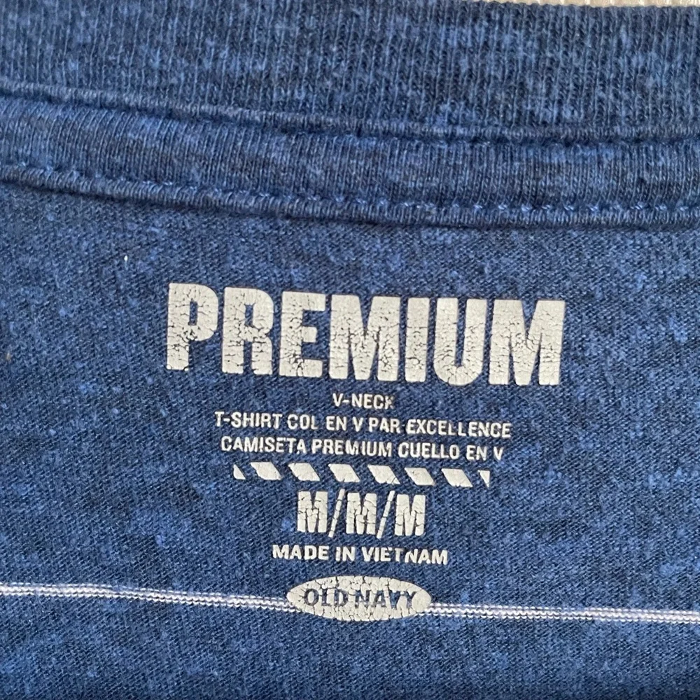 Old Navy Men's Blue and White Striped V-Neck Tee size M